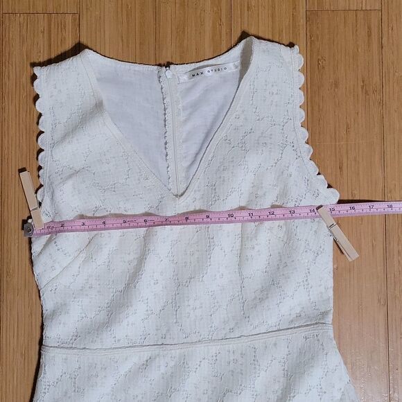 Max Studio ivory lace fabric dress 2. Worn once for photoshoot NEW - Picture 14 of 15